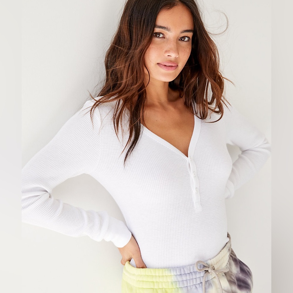 Aritzia Golden By TNA White Henley Waffle Knit Thermal Long Sleeve Size Medium